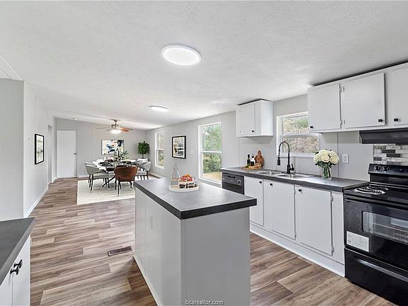 2nd image of 1080 Berry Creek Dr #54