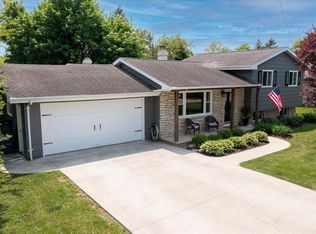 31 Welle Dr, Oshkosh, WI 54902