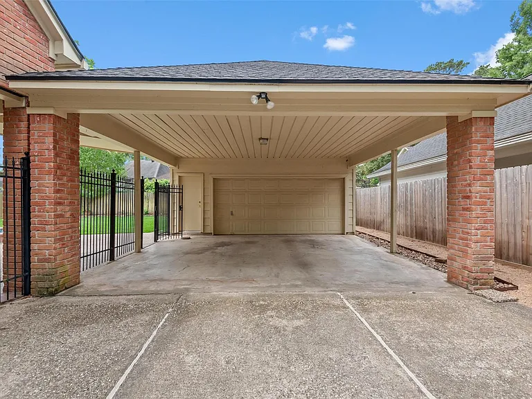1811 Wild Plum Ct — Photo 43
