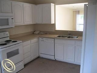 5th image of 3088 Bay Front Ct #1