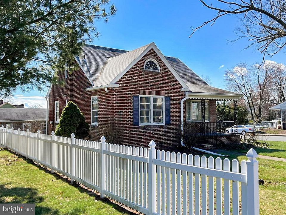 304 Grosstown Rd, Stowe, PA 19464 Zillow