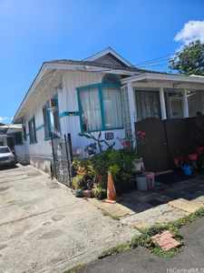 1021 Long Ln, Honolulu, HI, 96817