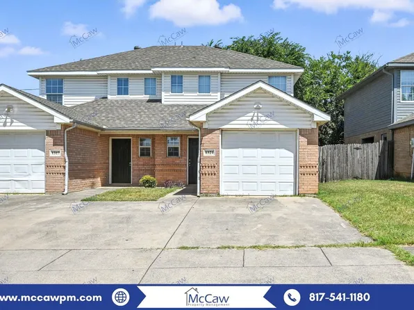 1321 Village Garden Dr, Azle, TX 76020