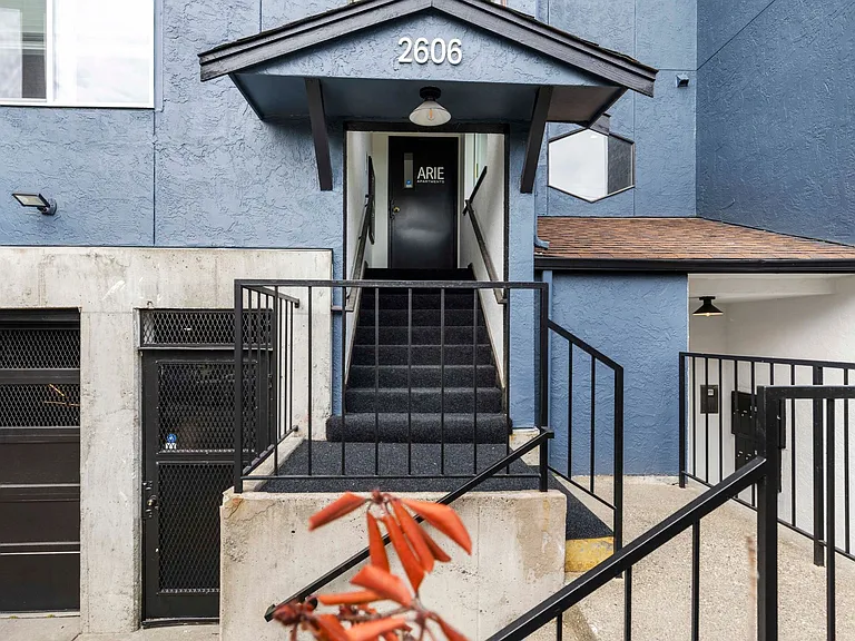 Arie Apartments — Photo 5