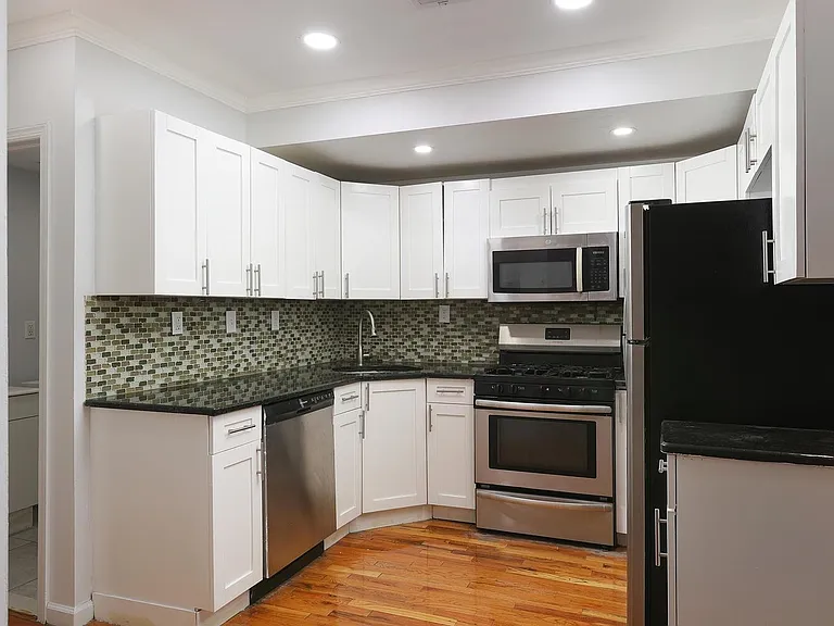 131 Armstrong Ave #1 — Photo 10