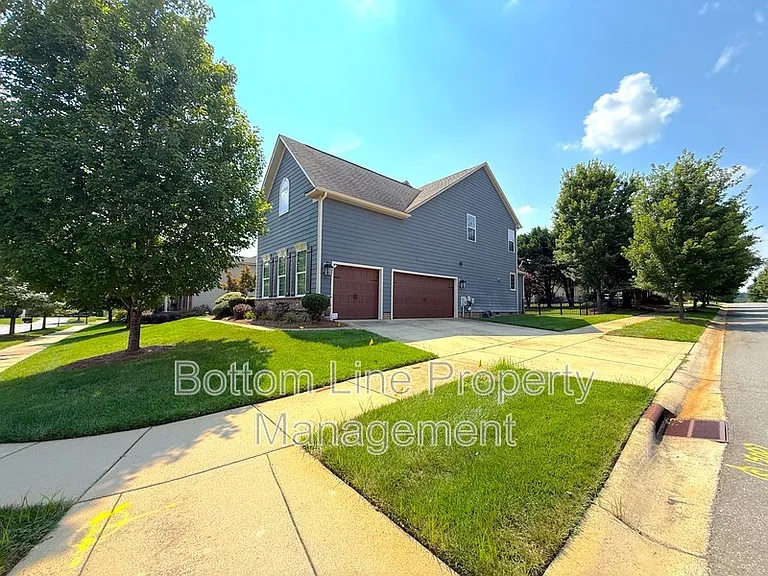 15007 Skypark Dr — Photo 40