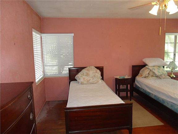 4th image of 8265 36th Ave N