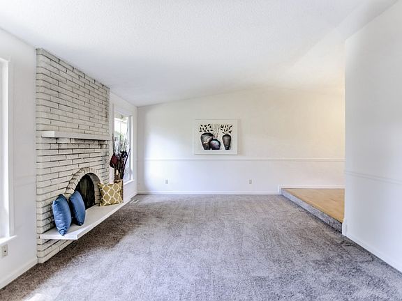 4th image of 4605 79th Avenue Ct W