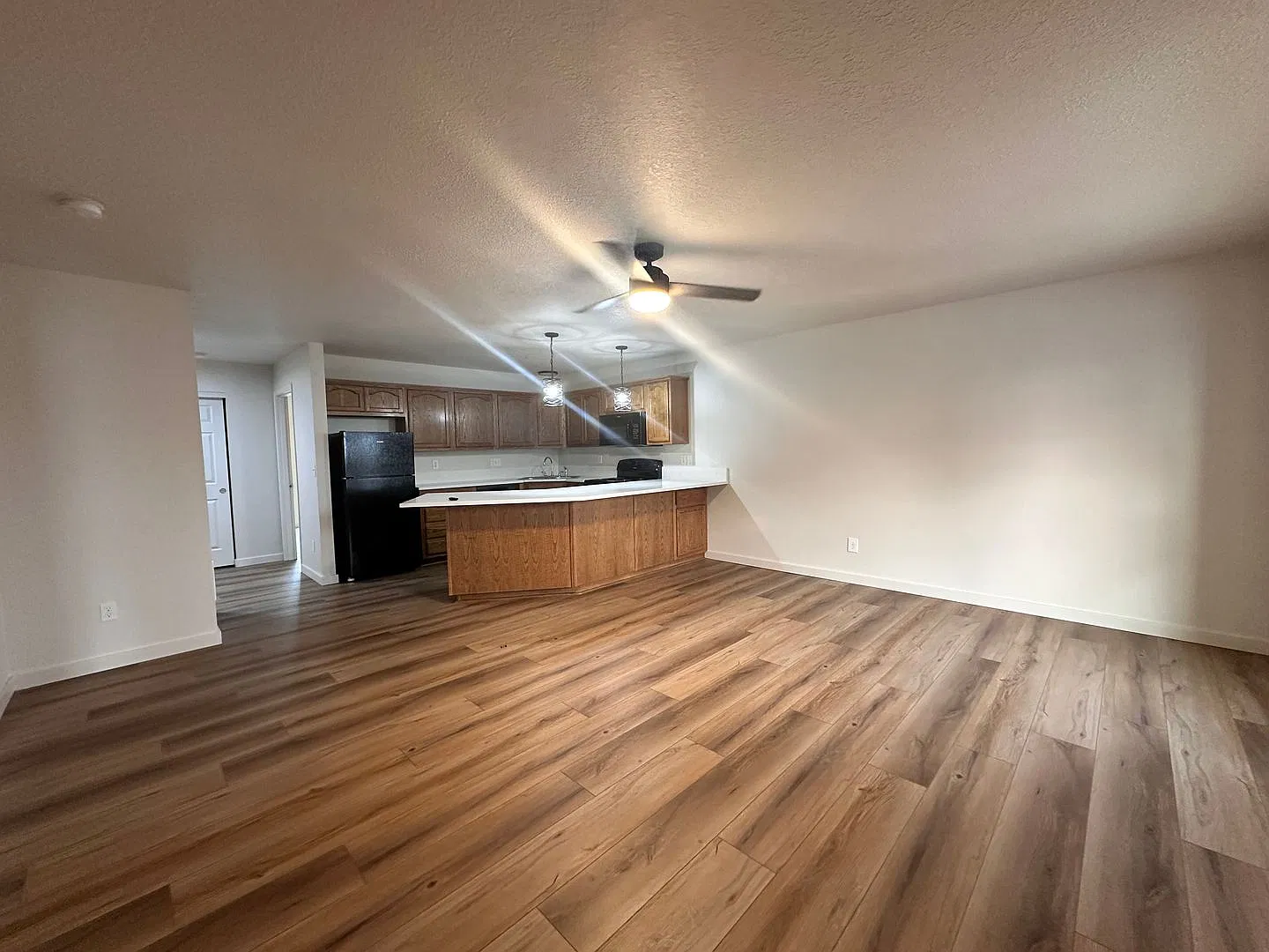 Move In Special! $500 Off First Months Rent! Newly Remodeled 3 Bedroom Tri-Plex In Prineville — Photo 4