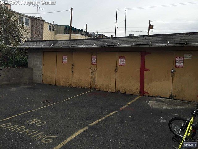2nd image of 191-193 Walnut St