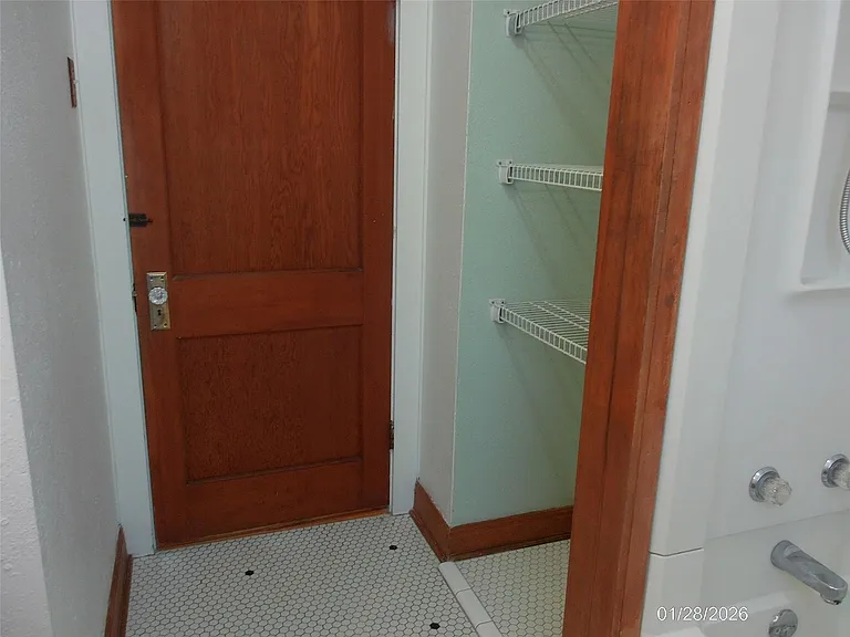 4619 Avenue S — Photo 7