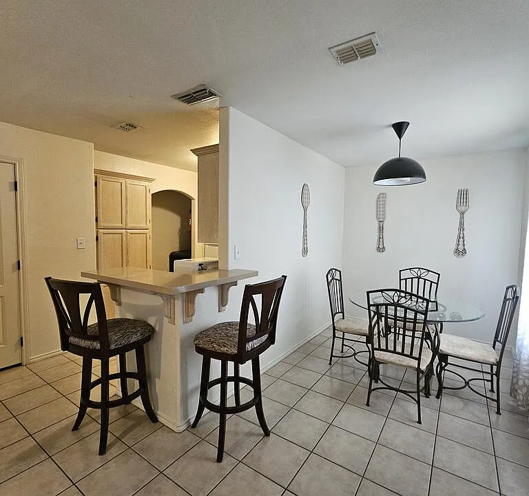 729 Sonesta Dr #B