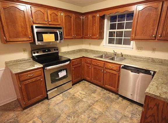 4th image of 224 Laxton Ln