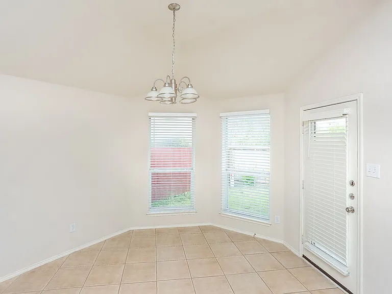 10849 Braemoor Dr — Photo 5