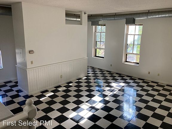 4th image of 210 Hennepin Ave E APT 206