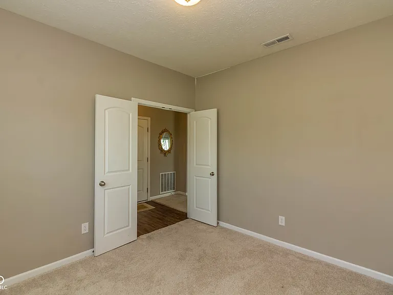 4501 Creighton Ln — Photo 6