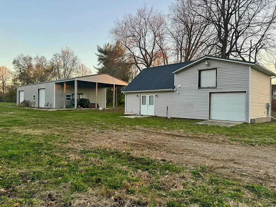 1538 Centreville Ave