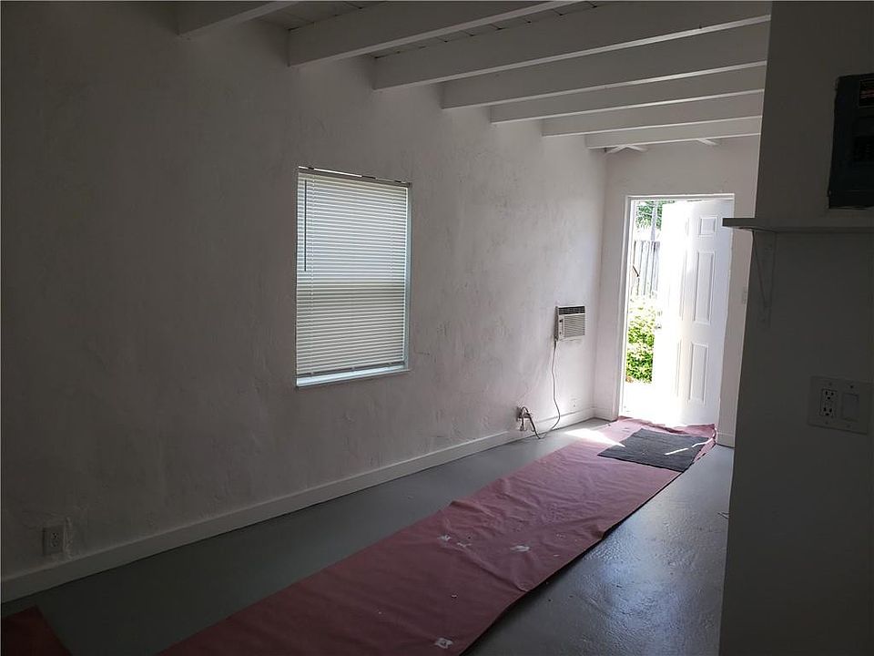 2nd image of 1621 N Andrews Sq #1623