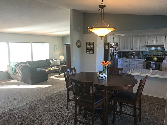 4th image of 1322 S Lakeway Dr