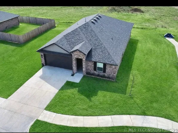 1307 Stonebrook St, Claremore, OK 74017