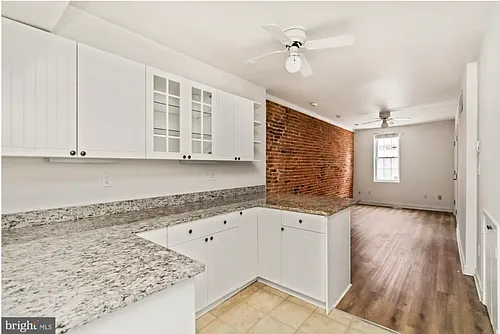1122 William St Photo 1