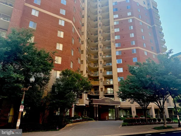 901 N Monroe St APT 402, Arlington, VA 22201