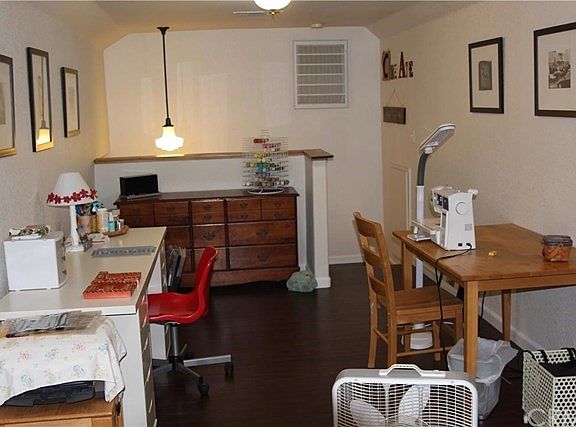 5th image of 1074 Prince William Ct