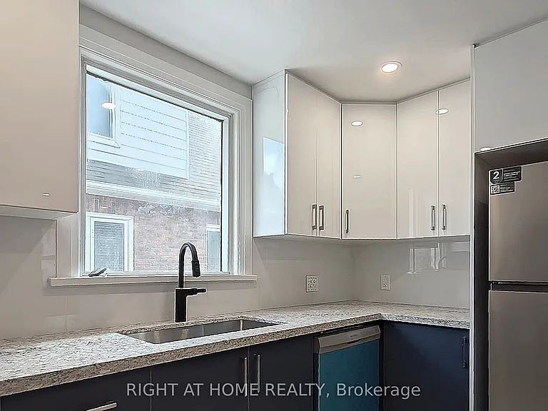 92 Cadillac Ave S #UPPER — Photo 7