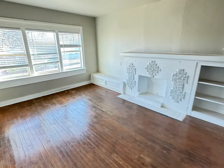 525 SW 24th St #3 — Photo 1