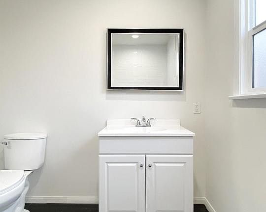 5th image of 1552 W 122nd St