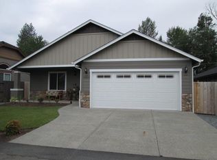 1416 Lovitt Ln, Grants Pass, OR 97527