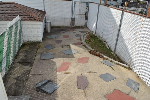 Sold by REMAX Elite | media 37