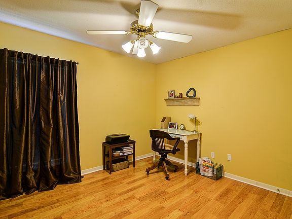 4th image of 840 Eagles Nest Dr