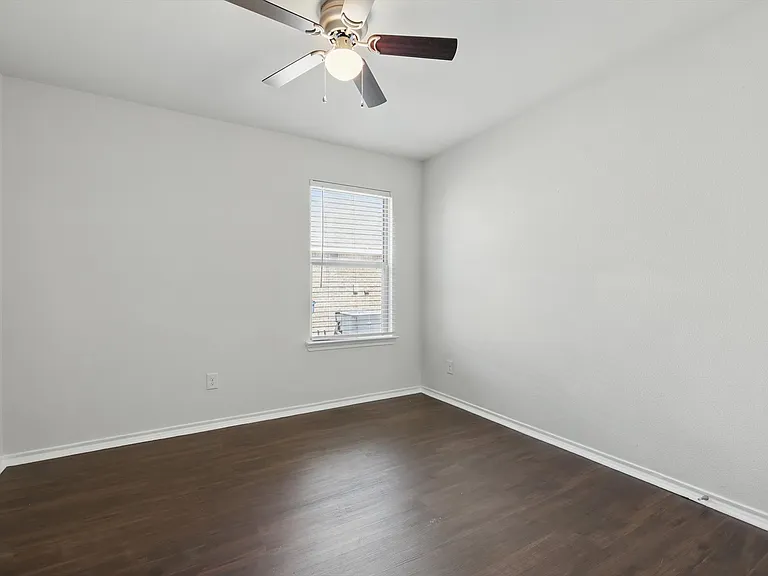 1530 Woodlake Dr — Photo 16