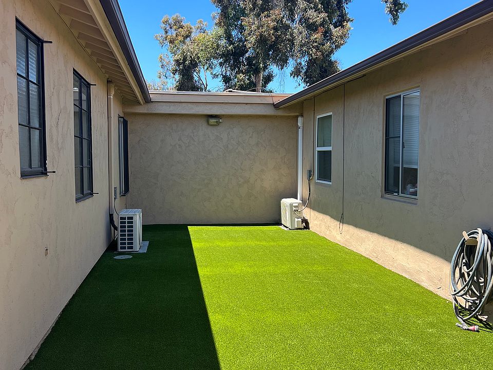 Large Turf Area for relaxing and great for pets
