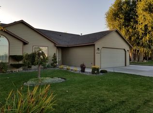 2912 S Tacoma Pl, Kennewick, WA 99337