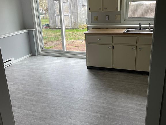 4th image of 300 N Main St #1F