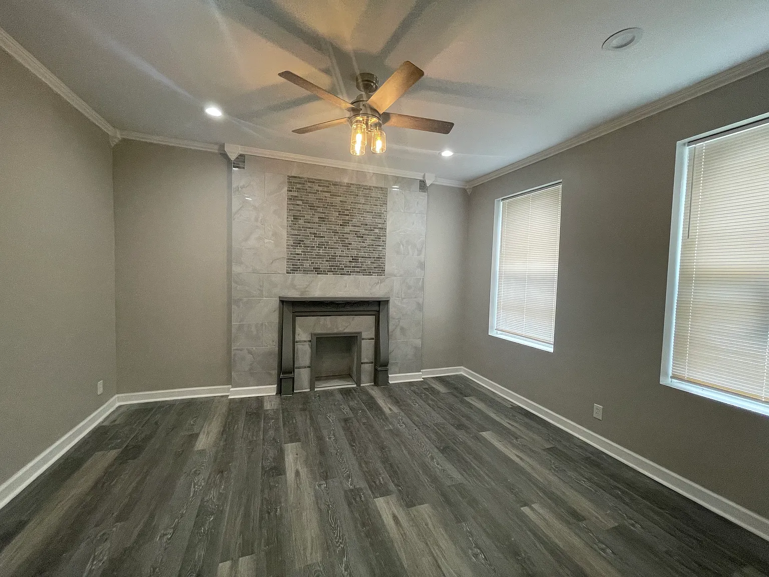 1925 Ann Ave — Photo 2