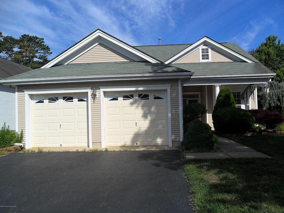 1st image of 15 Bellflower Dr
