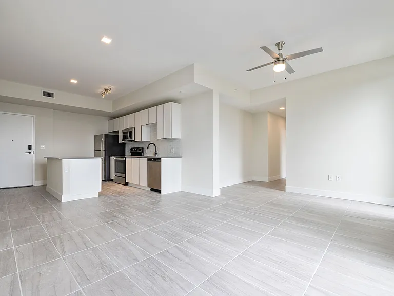 New Avery Pointe East — Photo 47
