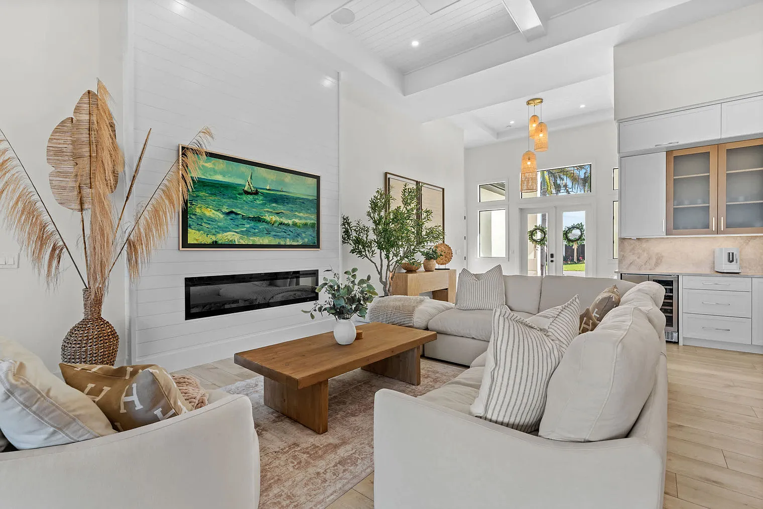 5 bed, 4.0 bath, 2992 sqft, $27,360 — Photo 2