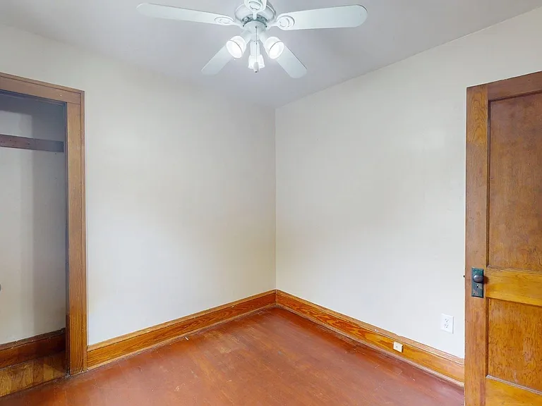9715 Plymouth Ave — Photo 32