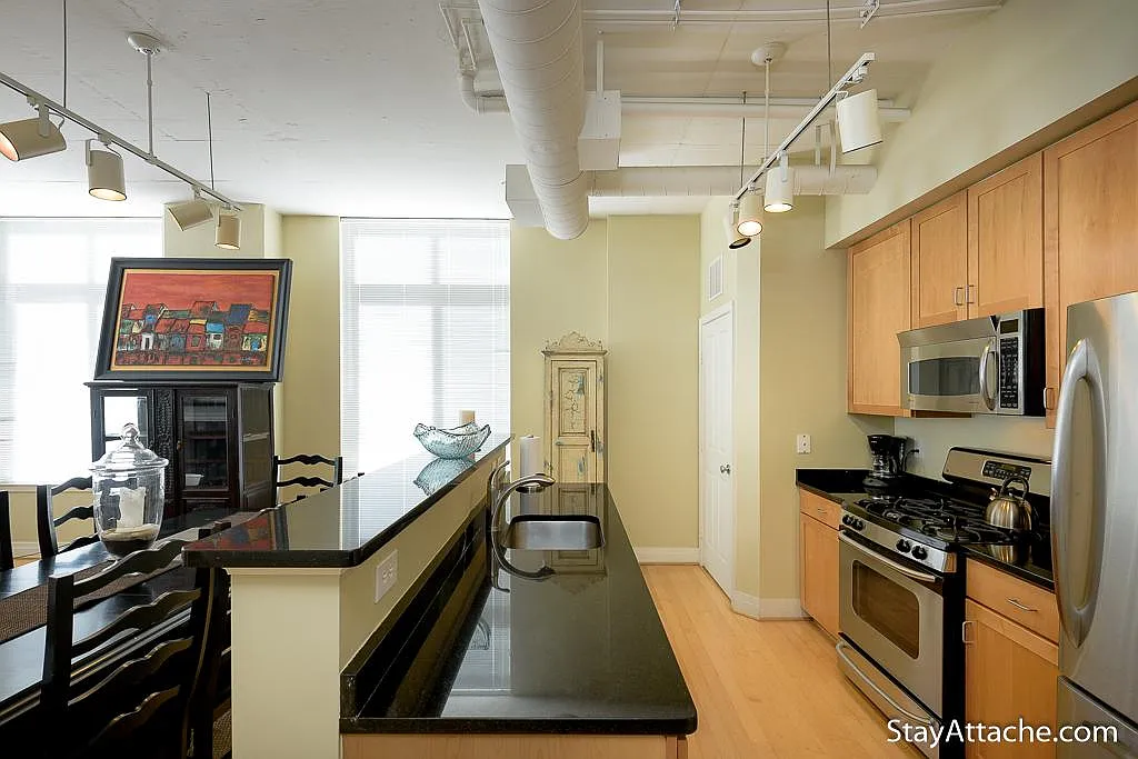 2 bed, 2.5 bath, 1111 sqft, $5,250 — Photo 4