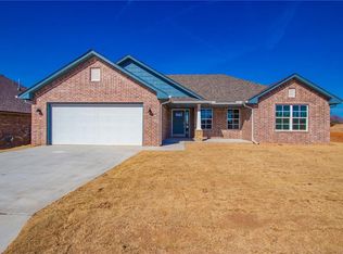 1914 Glenbrook Dr, Shawnee, OK 74804