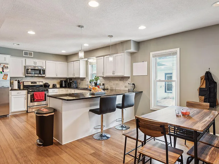 3023 Dupont Ave S #2 — Photo 9