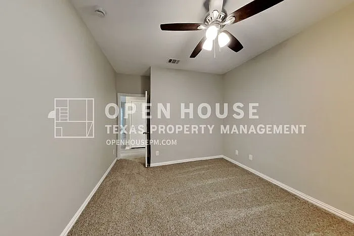 8205 Hartford Dr — Photo 12