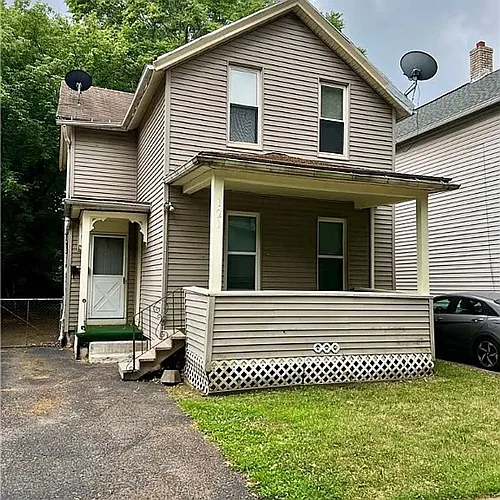 121 Columbia Ave Photo 1