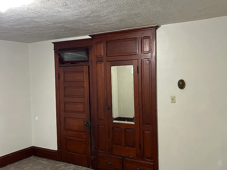630 N Centre St — Photo 14