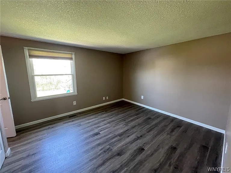 16 W Klein Rd — Photo 8