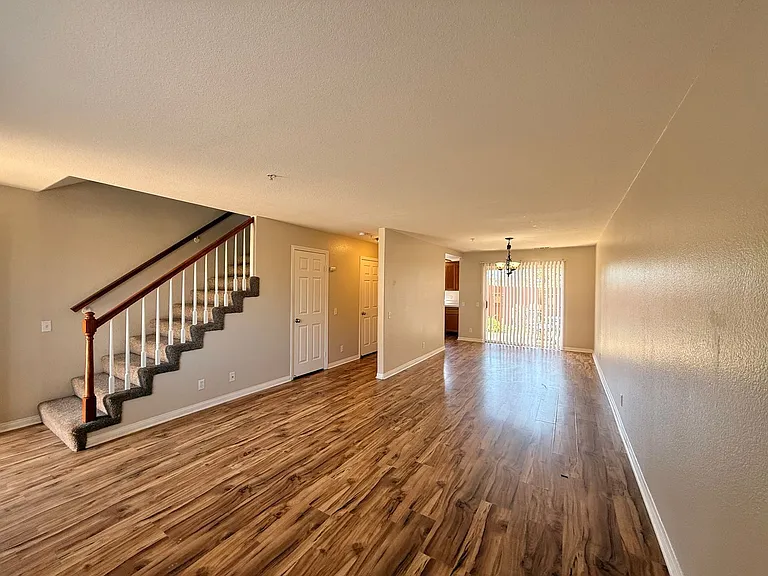 1413 Janis Lynn Ln — Photo 3